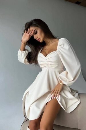 ŠVIESIAI SMĖLIO SPALVOS