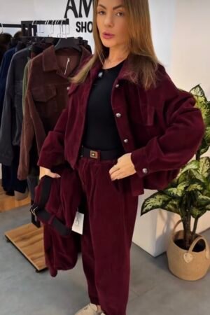 Velvet kostiumas